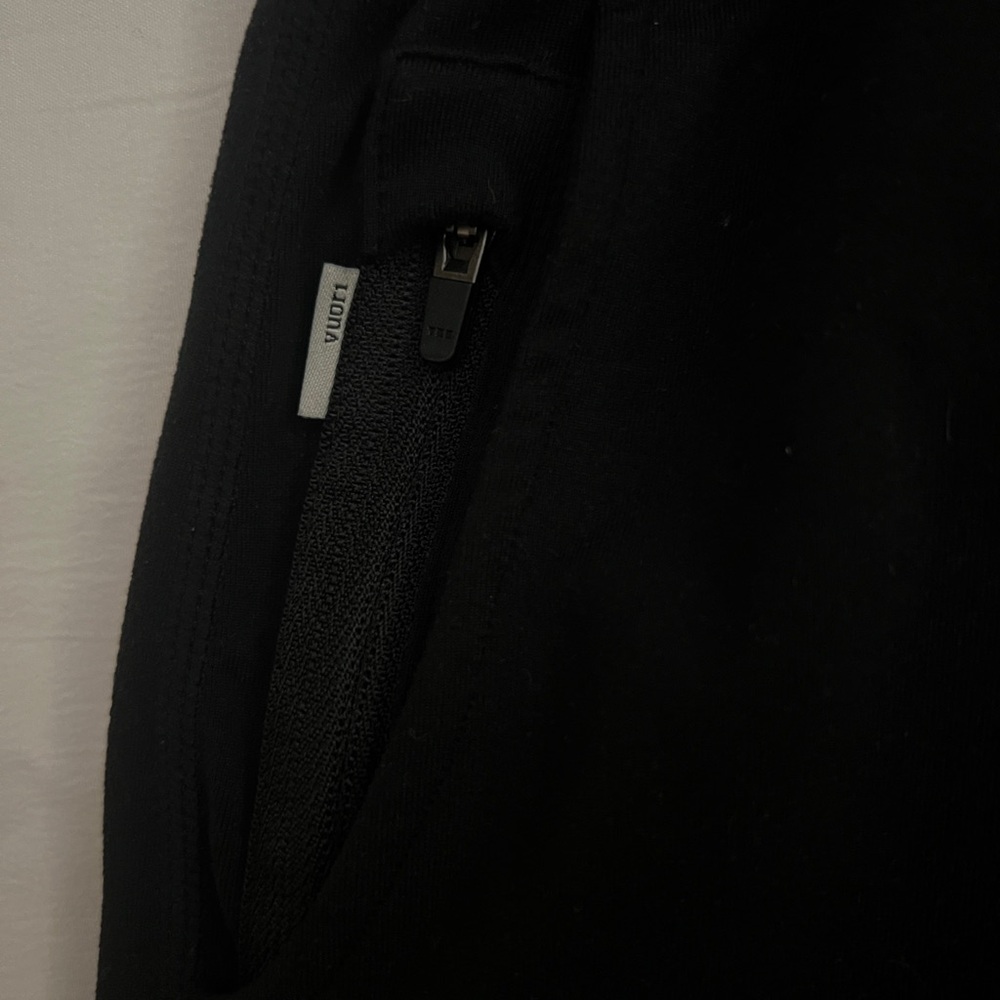Vuori Halo Performance Short - Picture 6 of 8